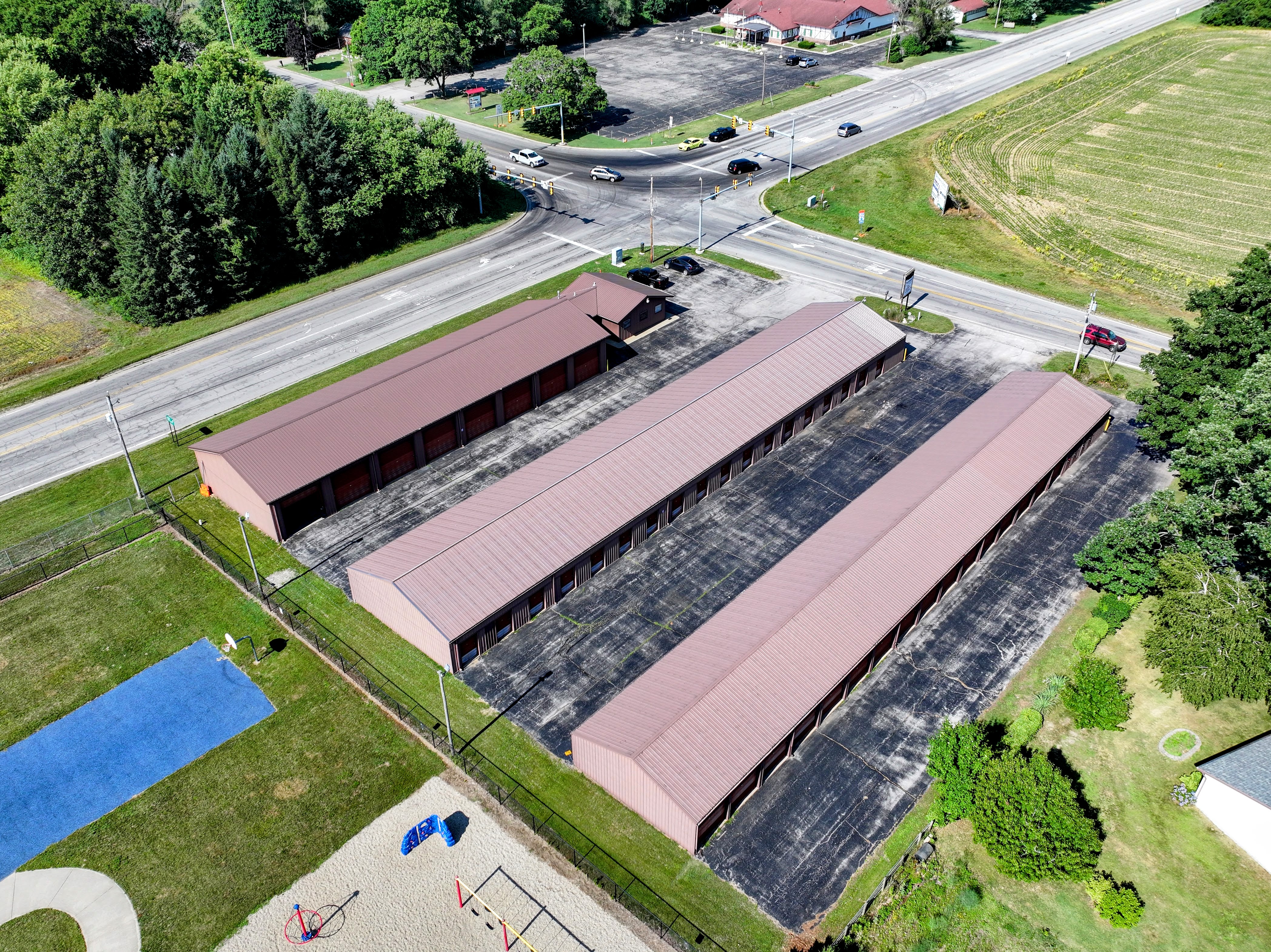 Storage units near Benton Harbor with asphalt access and easy loading space